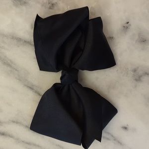 Black bow (lg)